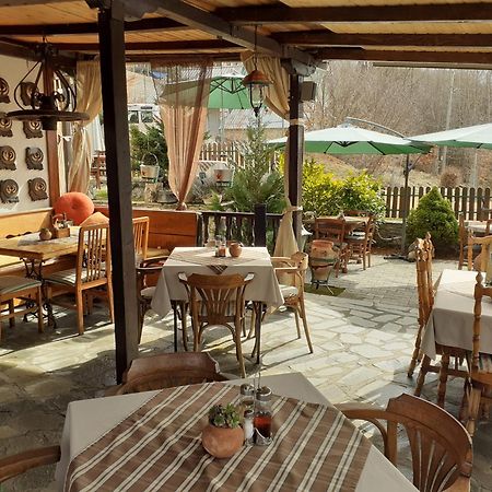 Restaurant And Apartments - T'Ga Za Jug Lazaropole Dış mekan fotoğraf